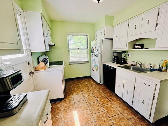 5th image of 1376 Hamilton Rd