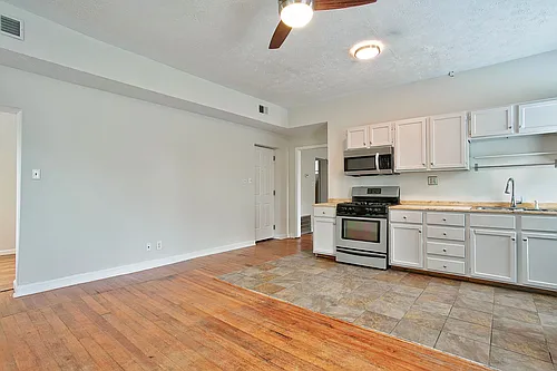 125 W 5th St #3 Photo 1