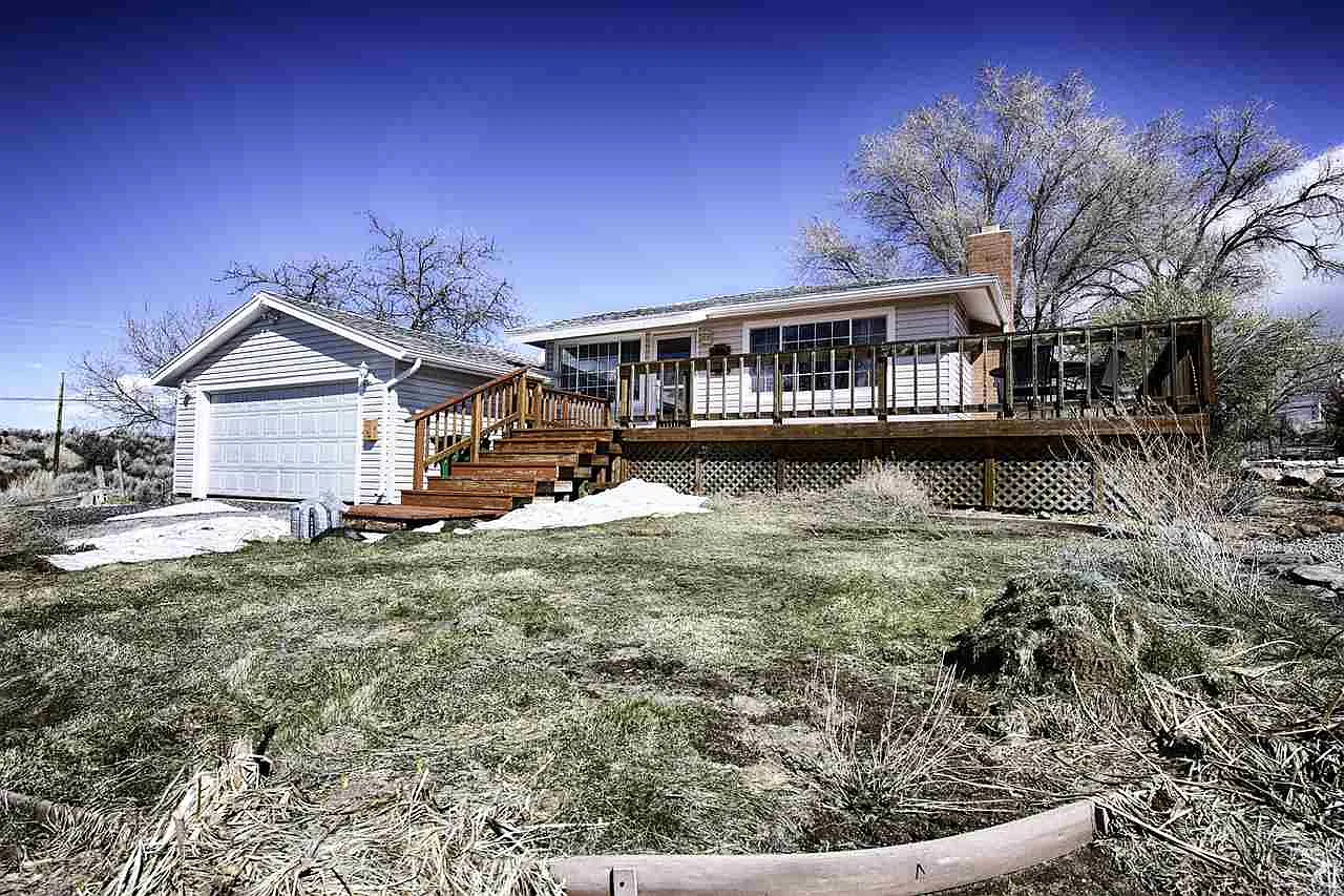 1300 E Guffey Dr photo 1