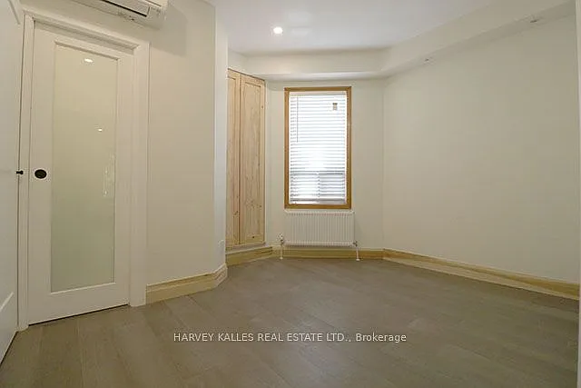 488 Lansdowne Ave #MAIN — Photo 11