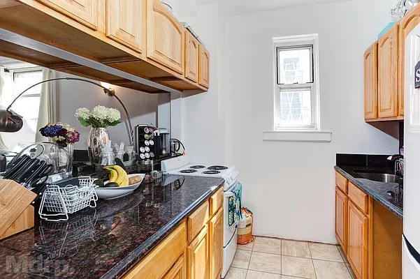 Rented by Mdrn Residential | media 4