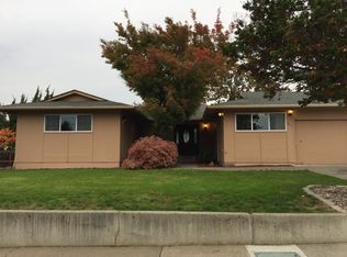 911 E 18th St, The Dalles, OR