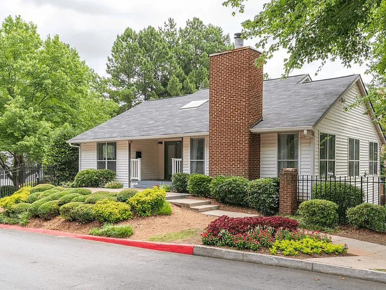 300 Riverside Pkwy — Photo 26