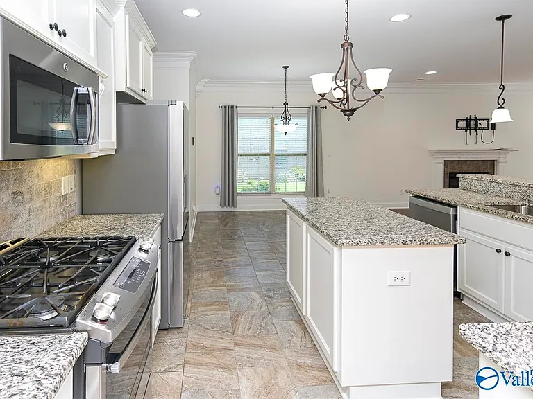 161 Huntsmen Ln — Photo 10