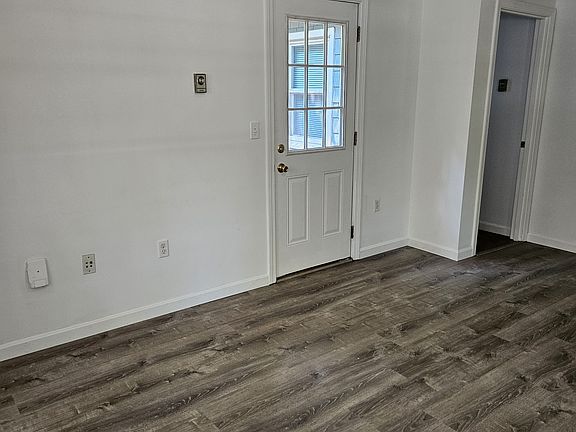 4th image of 202 Maple Rd #1