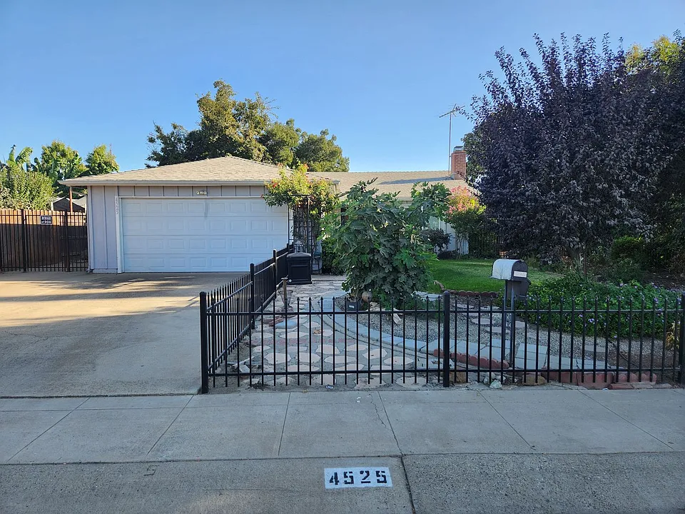 4525 W Paradise Ave