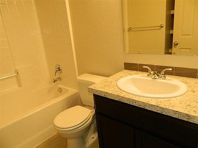 4th image of 11470 Wilamette Way