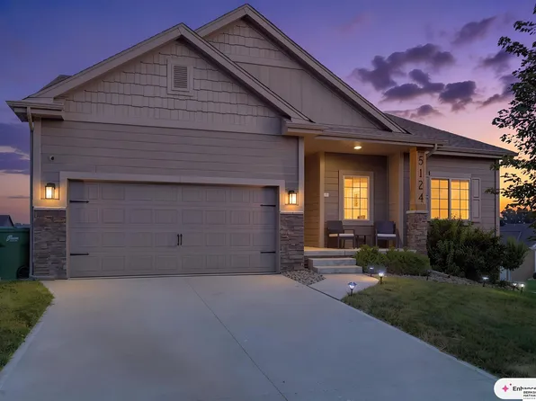 5124 N 180th Ave, Elkhorn, NE 68022