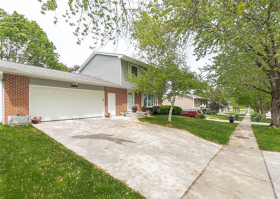 1st image of 729 E San Marnan Dr