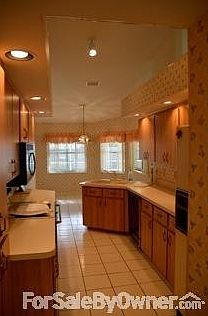 Kitchen/Breakfast Nook