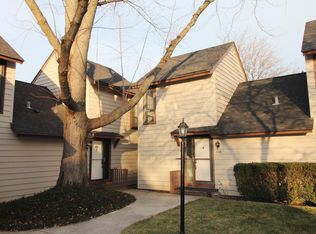 698 Chandler Rd, Gurnee, IL 60031