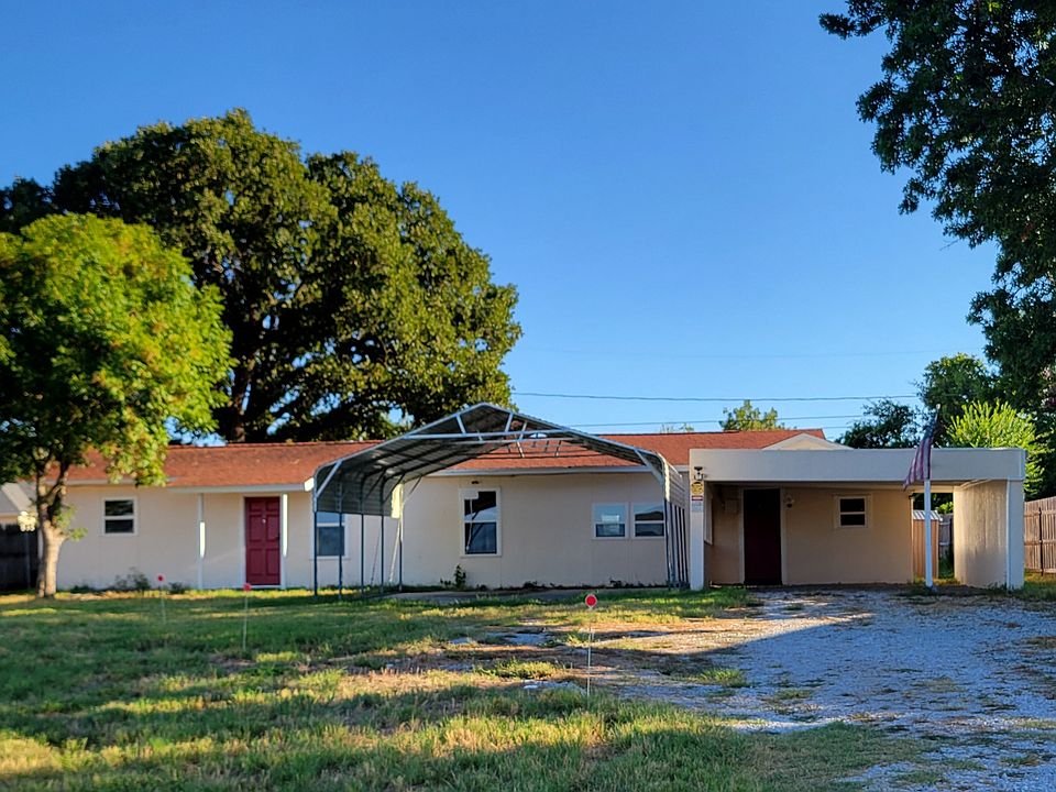 1st image of 717 Wood Ln #4