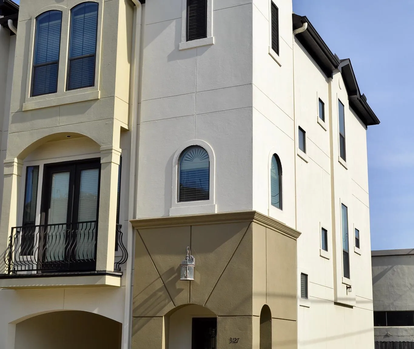 2 bed, 2.5 bath, 1594 sqft, $2,200 — Photo 3