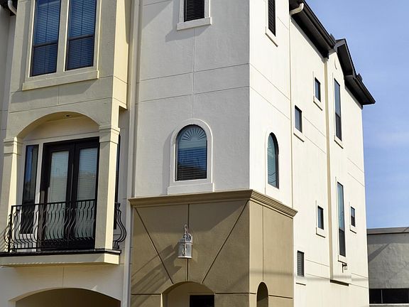 3rd image of 3127 Fairdale Oaks E