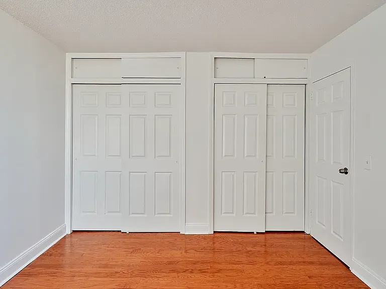 1954 1st Ave #5Y — Photo 4