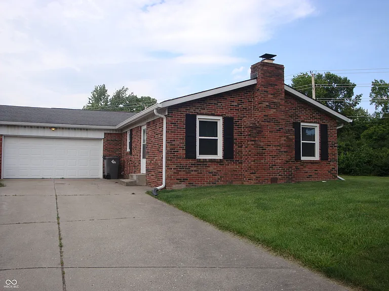 8154 Old Farm Ln — Photo 1