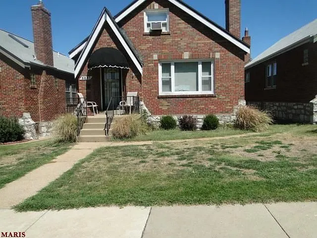 5637 Tholozan Ave photo 1