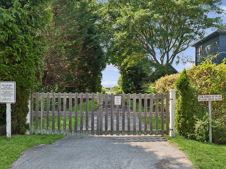44 Lake Dr — Photo 36