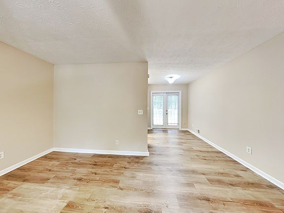 2nd image of 1414 Lakemont Dr