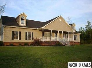 2010 Roadrunner Rd, Clover, SC 29710