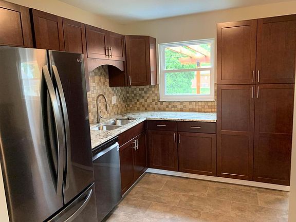 4th image of 2875 Landon Dr
