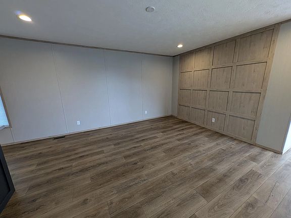 3rd image of 1010 Reservation Rd #G03