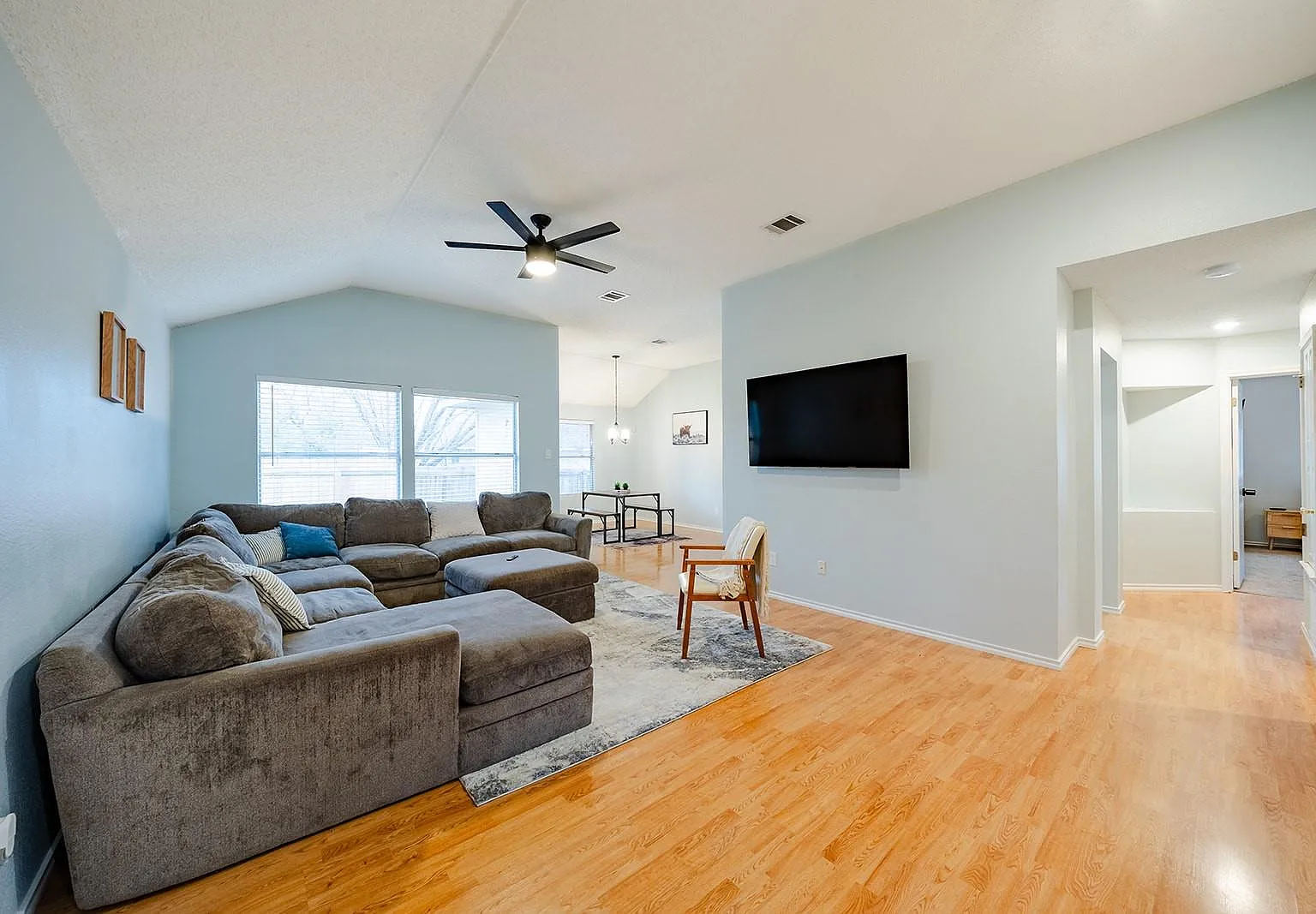 3 bed, 2.0 bath, 1484 sqft, $1,895 — Photo 4