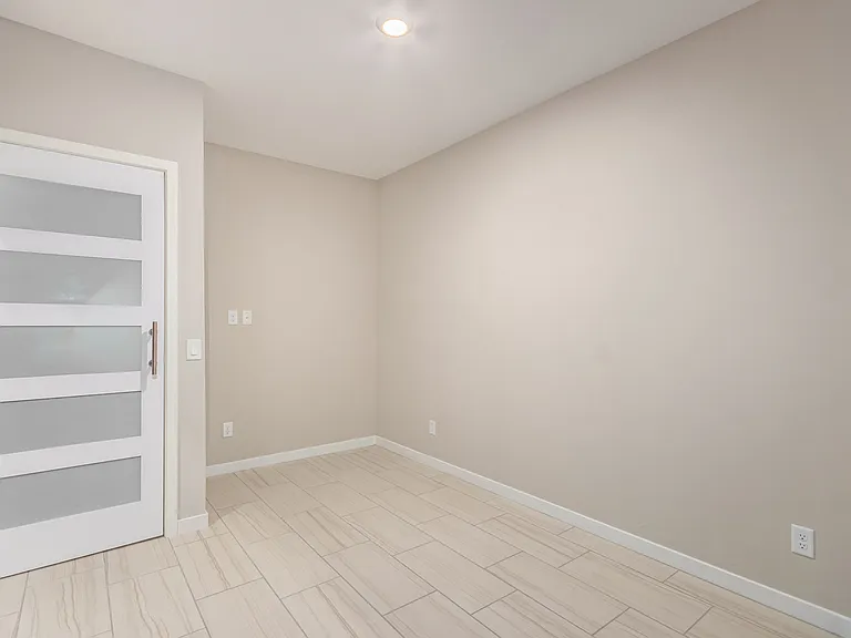 2134 W Harmont Dr — Photo 38