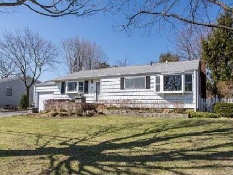 2nd image of 14 Sarah Dr