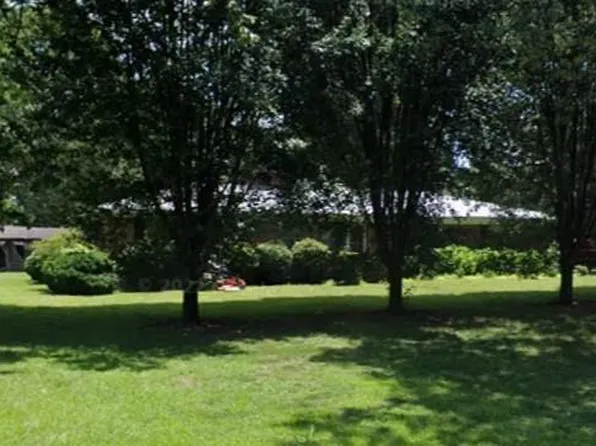 360 Oak Hill Dr, Trion, GA 30753
