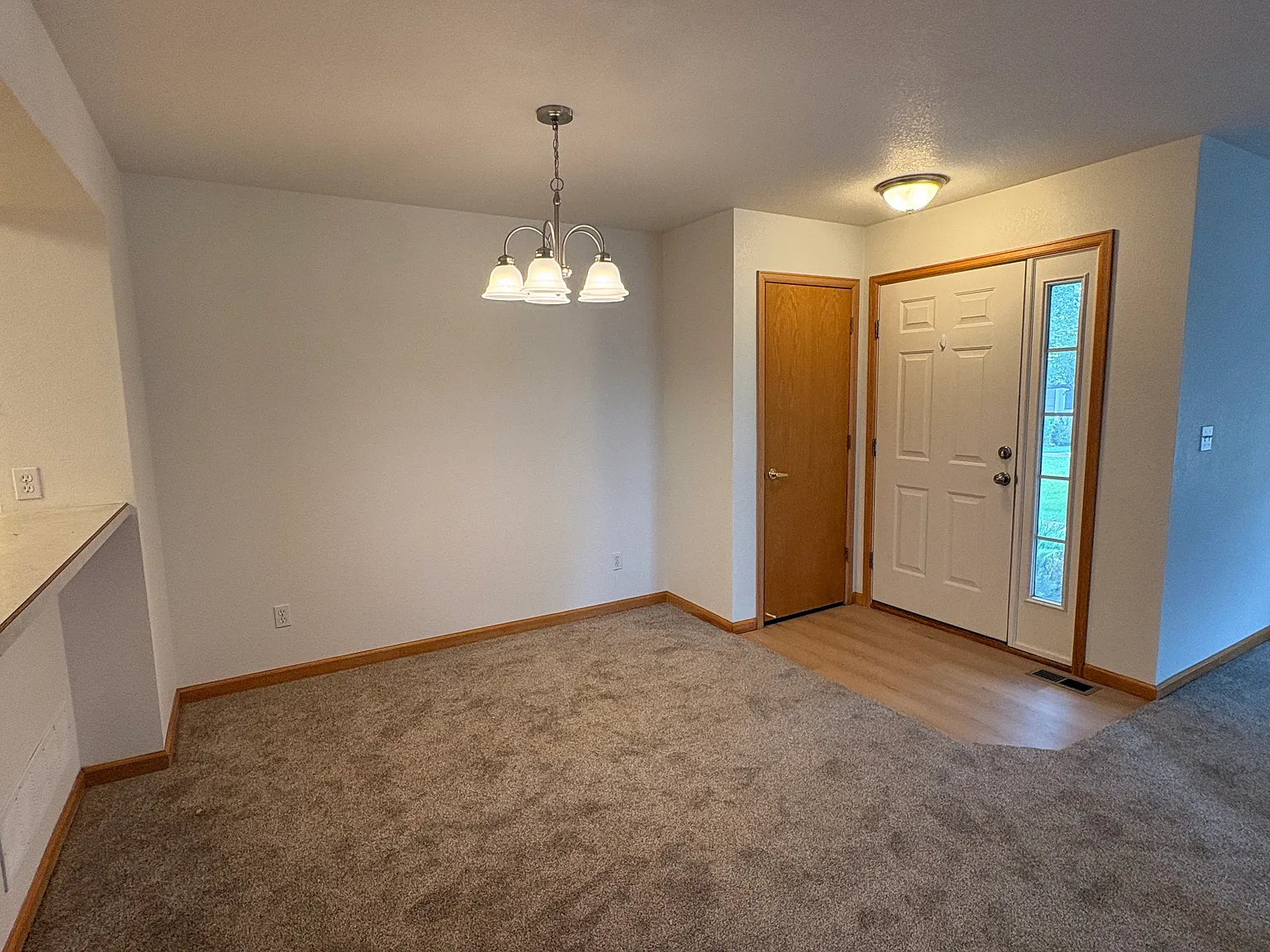 3 bed, 2.5 bath, 1350 sqft, $2,350 — Photo 4