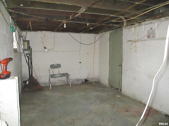 5th image of 2310 W Marquette St