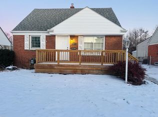 25704 Waldorf St, Roseville, MI 48066