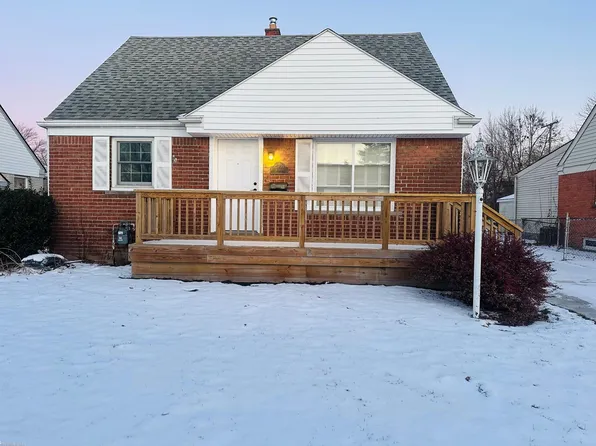 25704 Waldorf St, Roseville, MI 48066