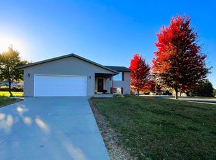 507 12th Ave NE, Stewartville, MN 55976