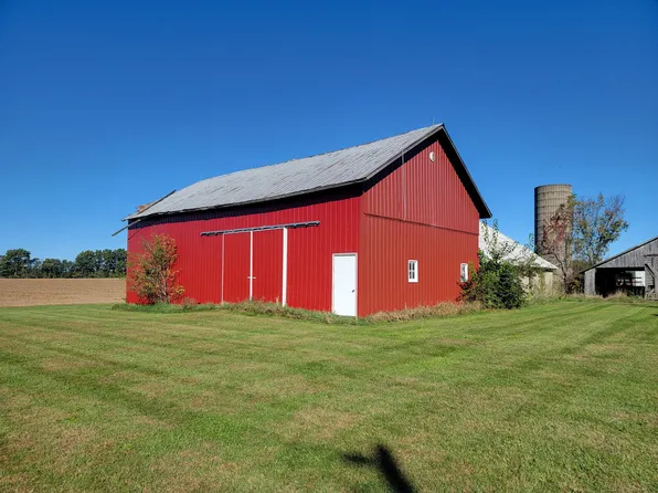 19602 Banker St, Constantine, MI 49042