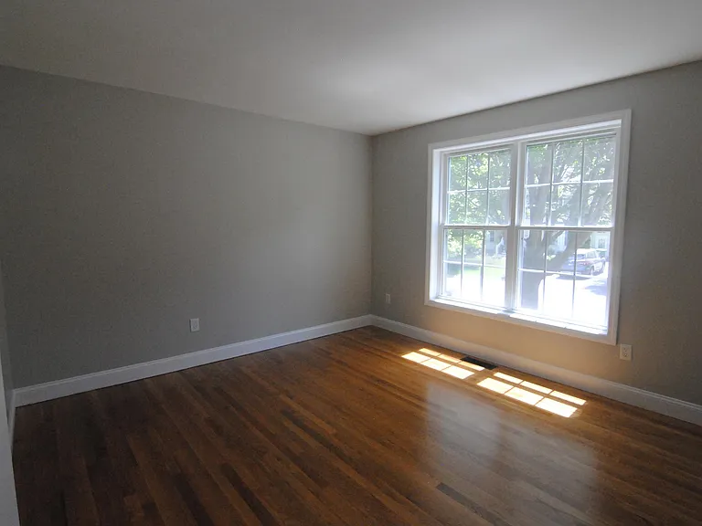 46 Cherrywood Dr — Photo 3