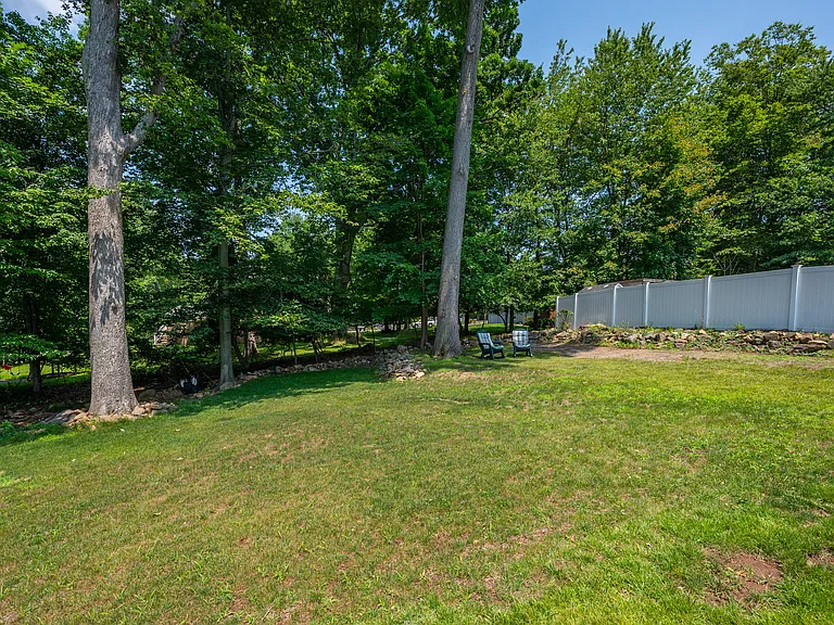 47 Pleasant Ave — Photo 38
