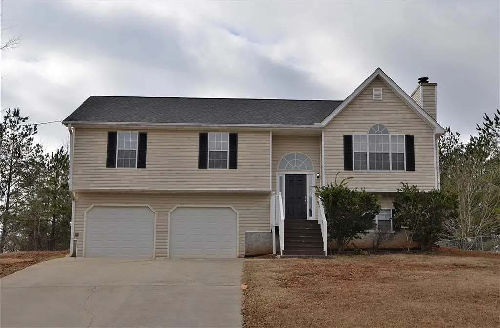 3 bed, 2.0 bath, 1275 sqft, $1,800 — Photo 1