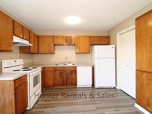 3rd image of 2601 Bermuda Dr APT B