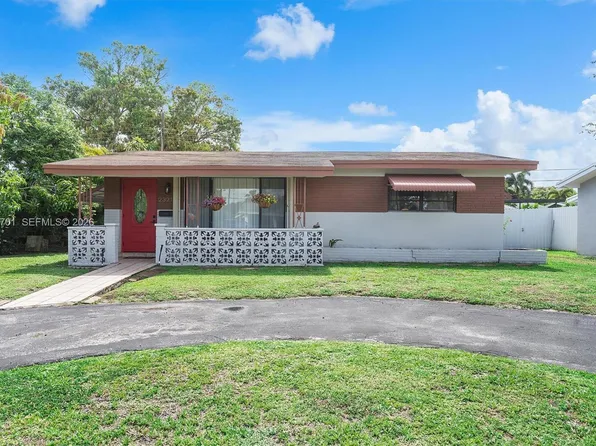 2321 Gulfstream Dr, Miramar, FL 33023
