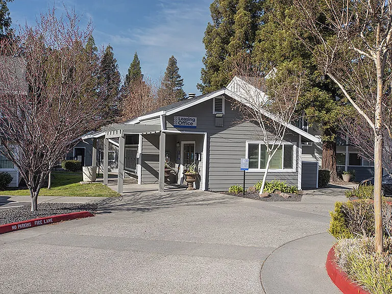 Oak Ridge Apartments — Photo 14