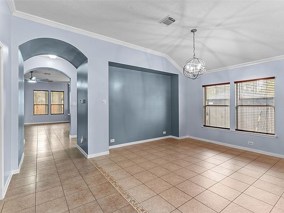 3rd image of 18939 Cluster Oaks Dr