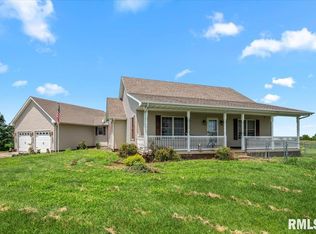 8755 E Main St, Williamsville, IL 62693
