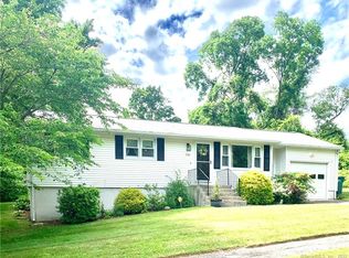 126 Hodder Dr, Hamden, CT 06514
