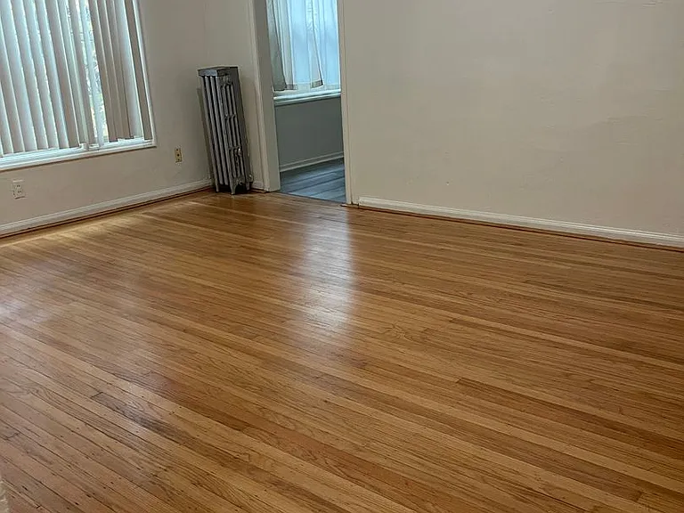2516 Piedmont Ave — Photo 2