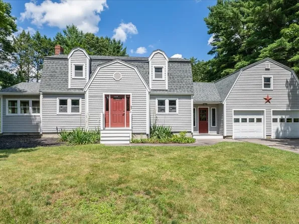 57 Twin Fawn Dr, Hanover, MA 02339