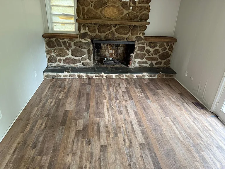 1500 Lake Village Dr — Photo 8