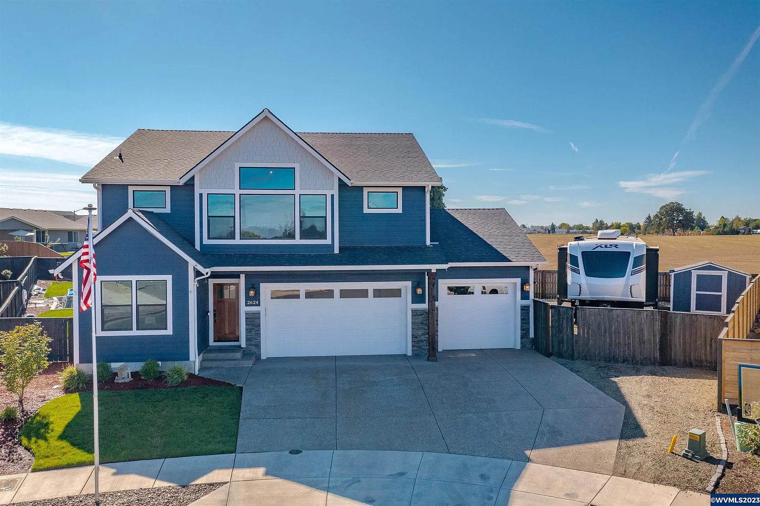 2624 NE Riverstone Loop photo 1