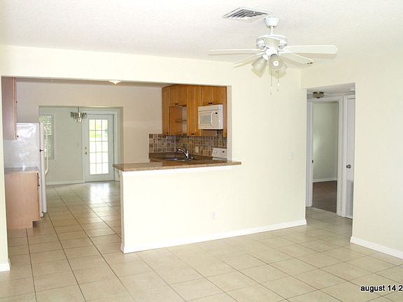 3rd image of 2274 Lancaster Dr